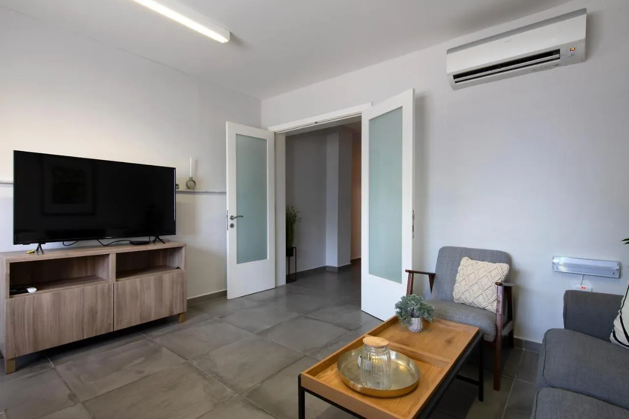 Apartment Modern Seafront 3Bedrooms With Spacious Yard Jlin1-1 Sliema