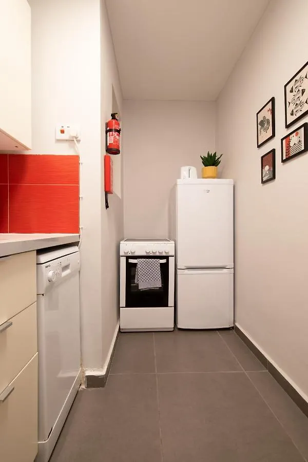 Apartment Modern Seafront 3Bedrooms With Spacious Yard Jlin1-1 Sliema