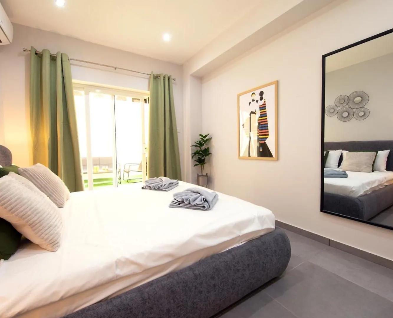 Modern Seafront 3Bedrooms With Spacious Yard Jlin1-1 Sliema 0*,