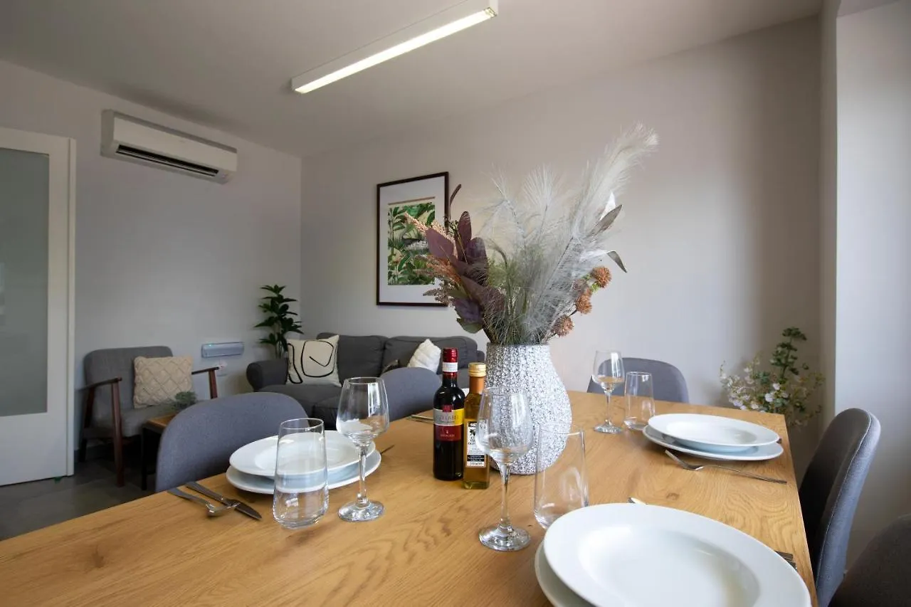 Modern Seafront 3Bedrooms With Spacious Yard Jlin1-1 Sliema 0*,  Malta