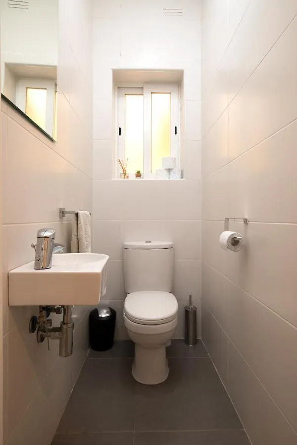 Modern Seafront 3Bedrooms With Spacious Yard Jlin1-1 Sliema Malta